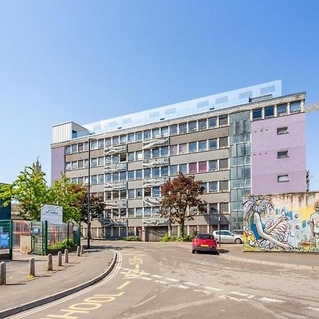 Trendy, Urban Open Plan Apartment Bristol Dış mekan fotoğraf